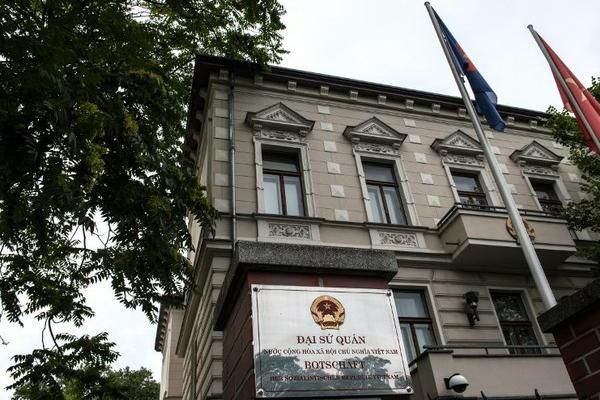 Trụ sở Đại Sứ Quán Đức nhằm thiết lập quan hệ giữa Việt Nam và Cộng hòa LIên Bang Đức
